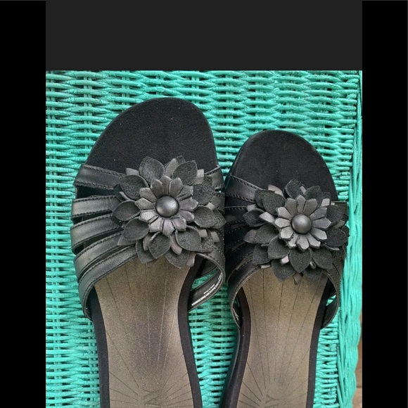 Array new in box shoes size 9.5 - Picture 8 of 10